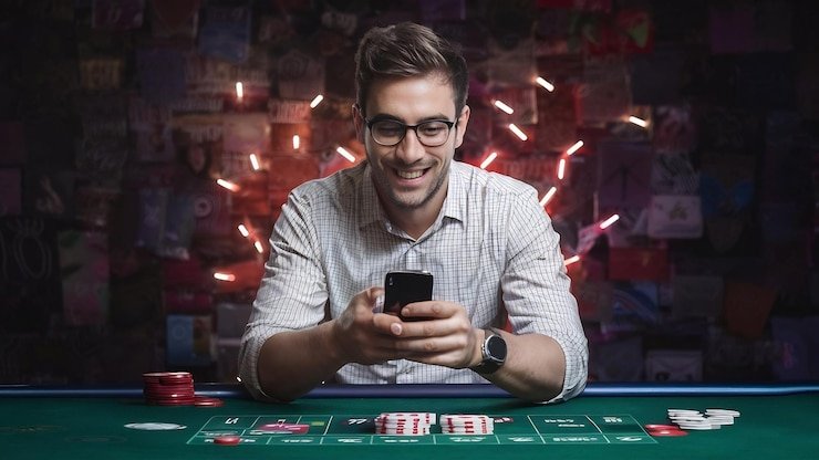 Tampilan antarmuka aplikasi holybet versi terbaru yang bersih dan responsif di layar smartphone Android modern
